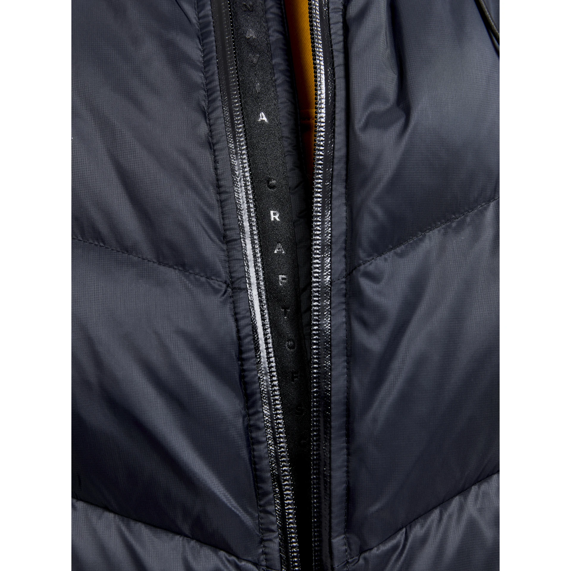 CRAFT ADV_Explore_Down_Jacket_M 1911632 999000 BLACK